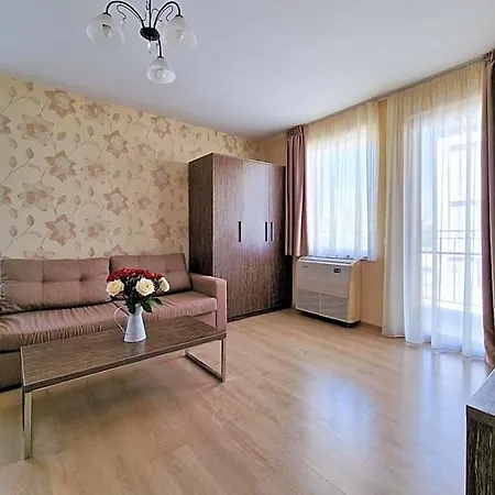 айляк клуб Hotel Chisarja