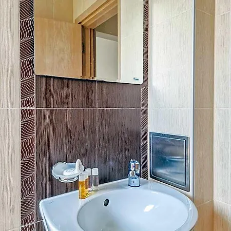 айляк клуб Hotel