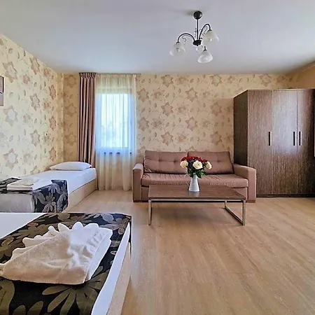 айляк клуб Hotel