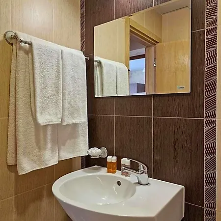айляк клуб Hotel Chisarja