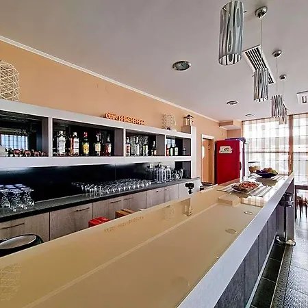 айляк клуб Hotel Chisarja